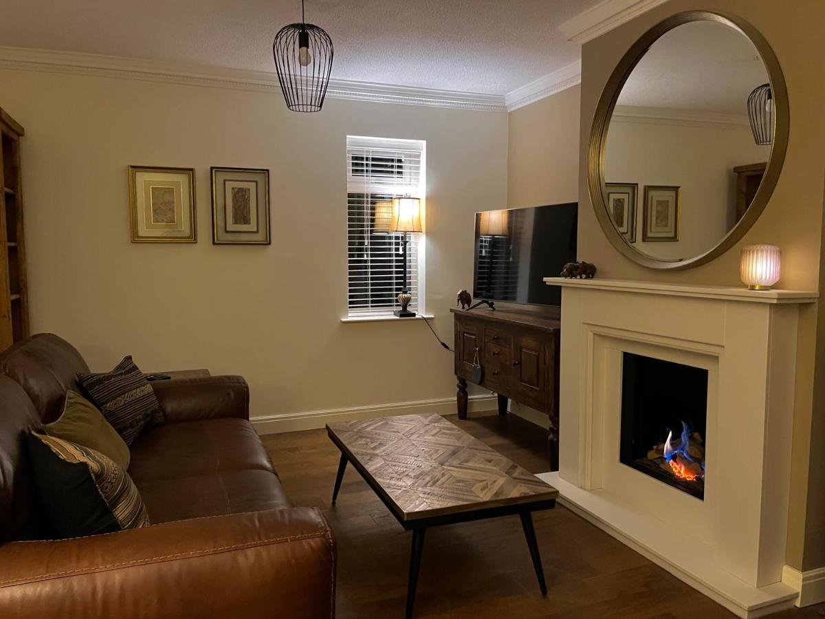 Stunning Beverley Bungalow W Fireplace, Private Parking, And Garden エクステリア 写真