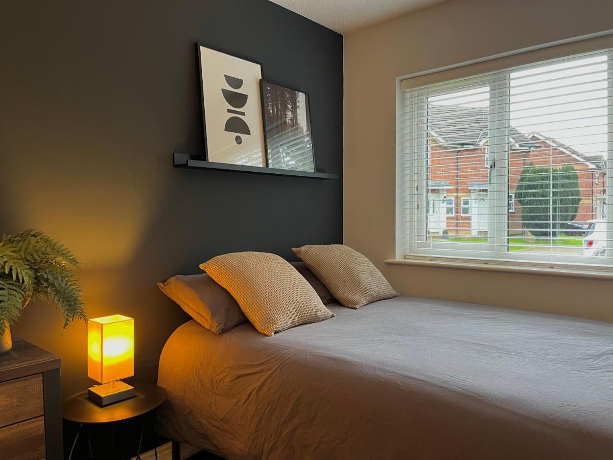 Stunning Beverley Bungalow W Fireplace, Private Parking, And Garden エクステリア 写真