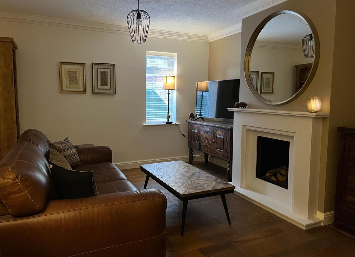 Stunning Beverley Bungalow W Fireplace, Private Parking, And Garden エクステリア 写真